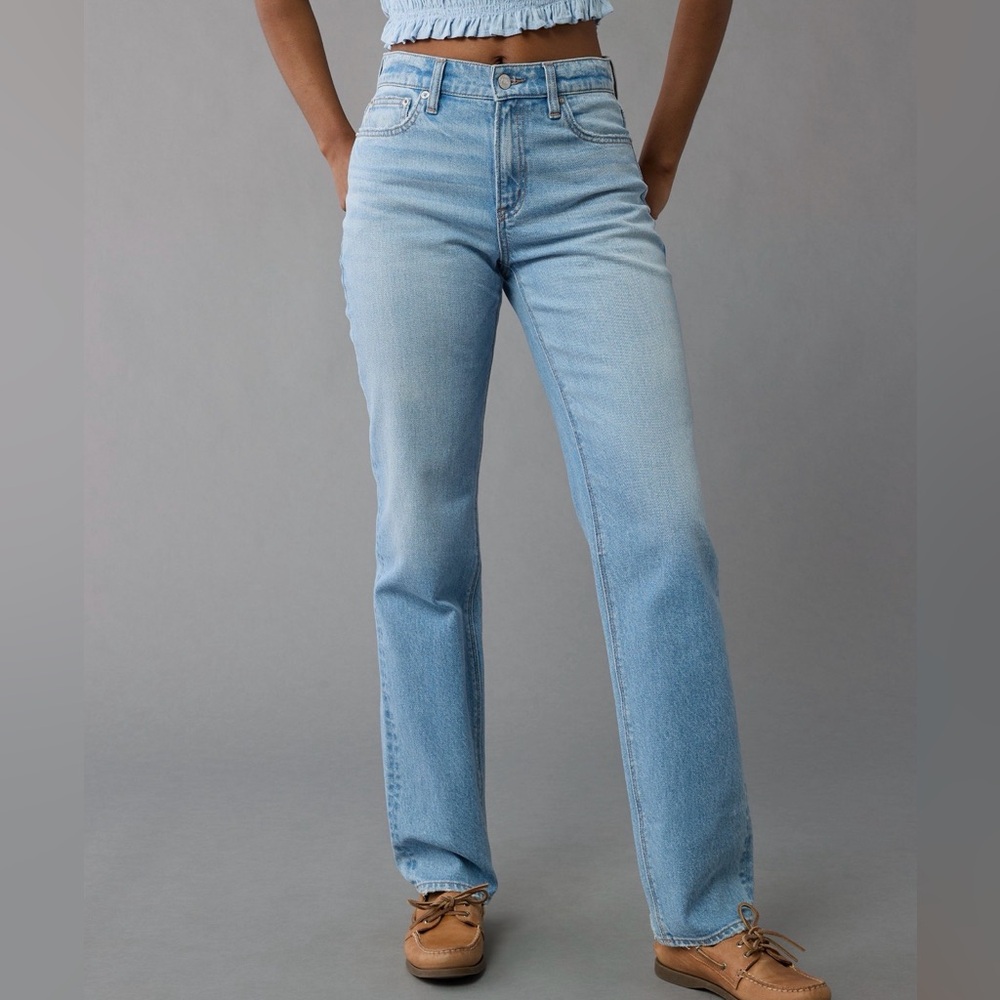 American Eagle Outfitters Super High Waisted Light Wash Straight Leg Jeans